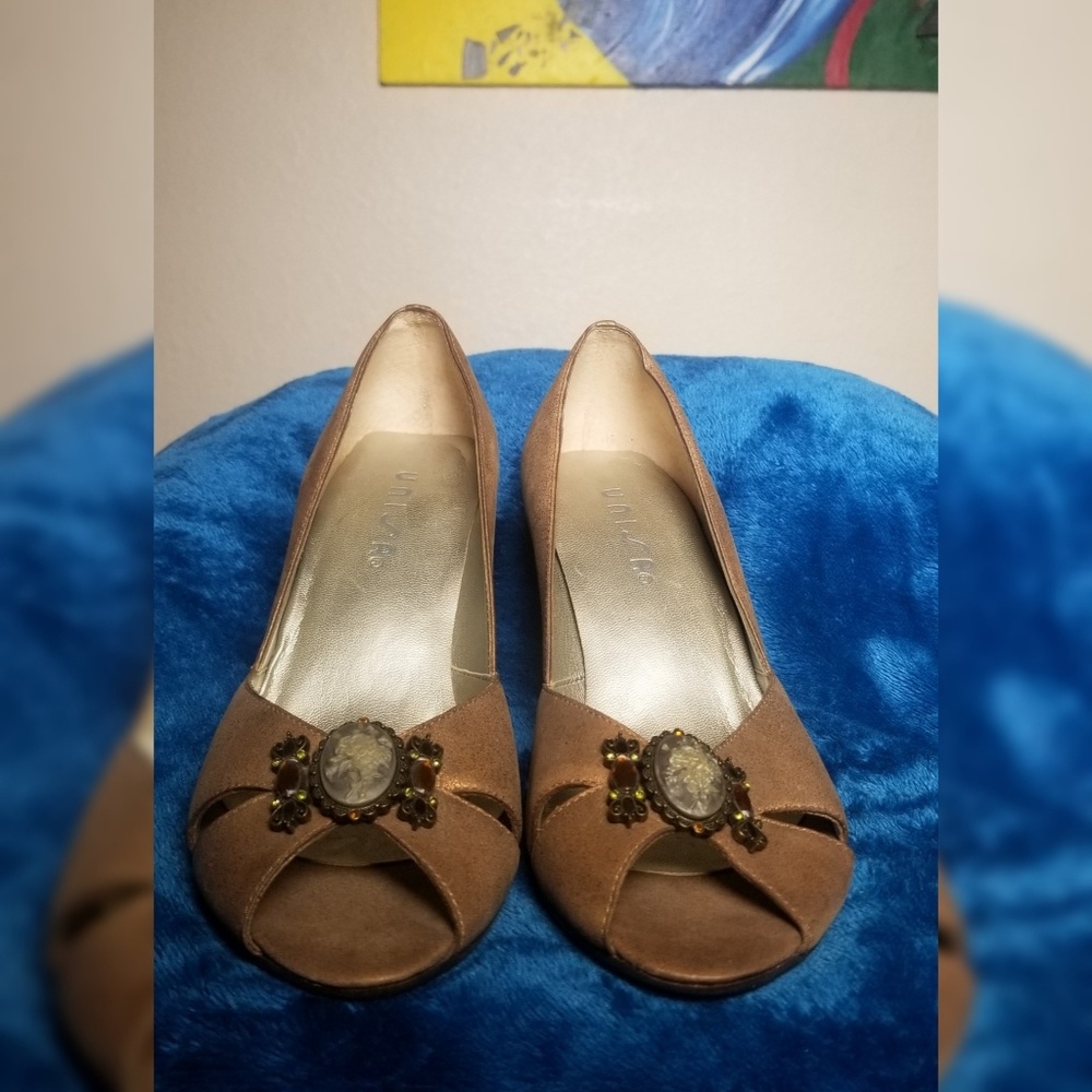 Peep toe heels